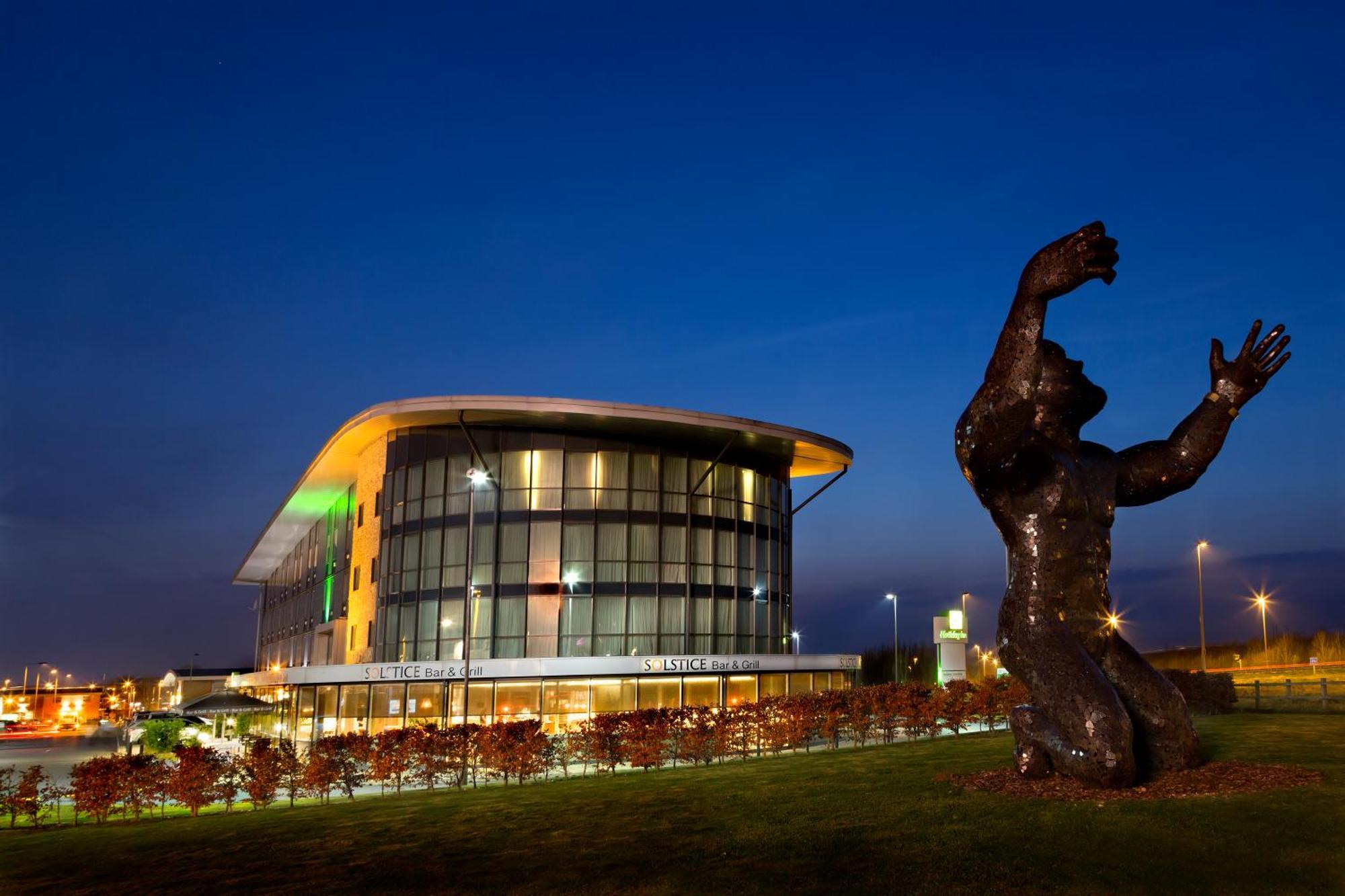 Holiday Inn Salisbury - Stonehenge By Ihg Amesbury Exterior foto