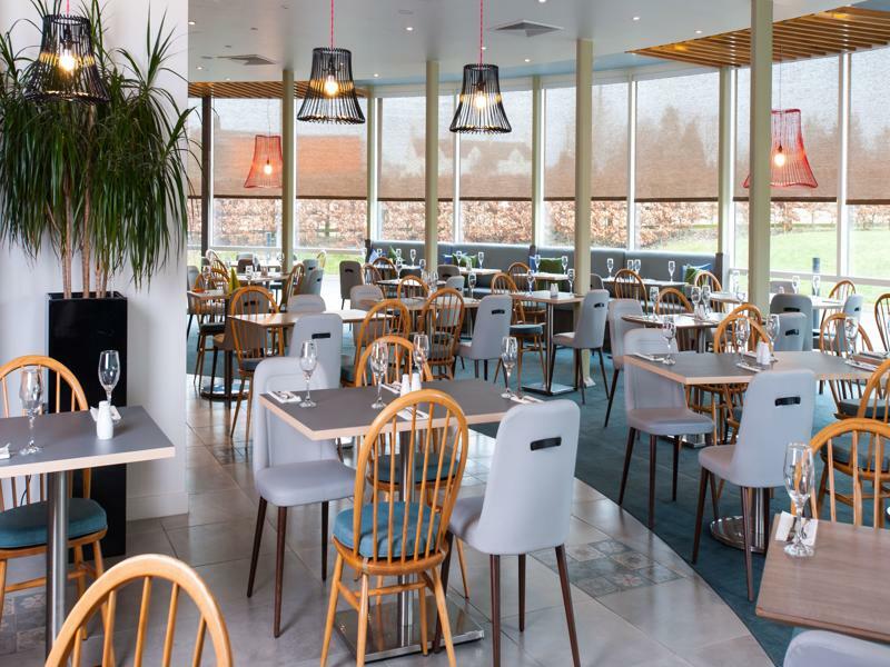 Holiday Inn Salisbury - Stonehenge By Ihg Amesbury Exterior foto