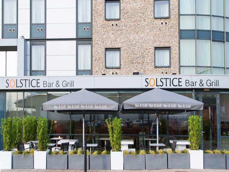 Holiday Inn Salisbury - Stonehenge By Ihg Amesbury Exterior foto